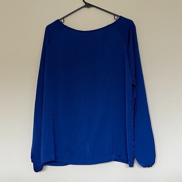 Flowy Lightweight Round Neck Long Sleeves Blouse 1X - Picture 2 of 4